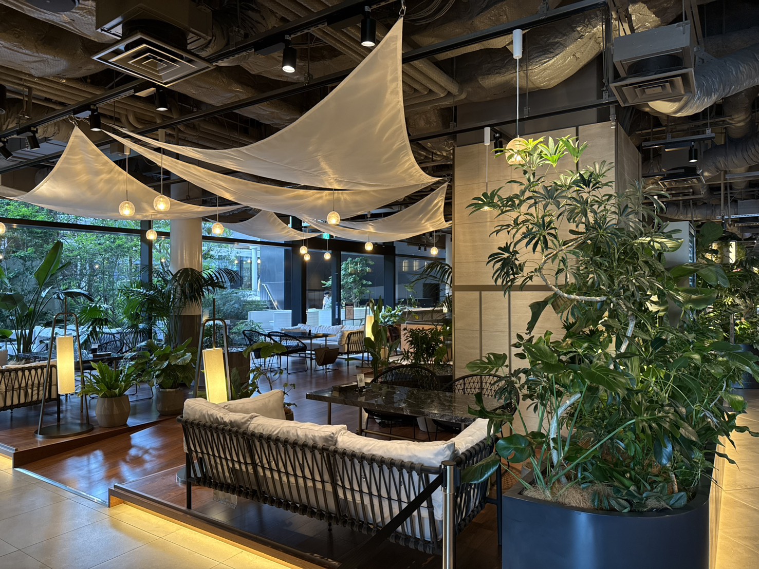 BLUE FRONT SHIBAURA